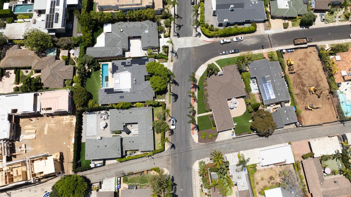 Homes off of La Jolla Boulevard on Tuesday, May 19, 2026. The largest concentration of homes impacted by the measure are in downtown San Diego and La Jolla. (Luke Johnson / The San Diego Union-Tribune)