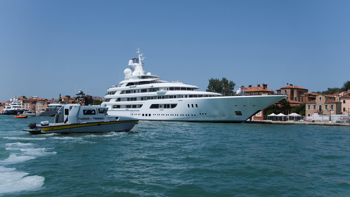 The mega-yacht belonging to Tilman J. Fertitta, the US Ambassador to Italy, has arrived in Venice, Italy, July 17, 2026. REUTERS/Manuel Silvestri
