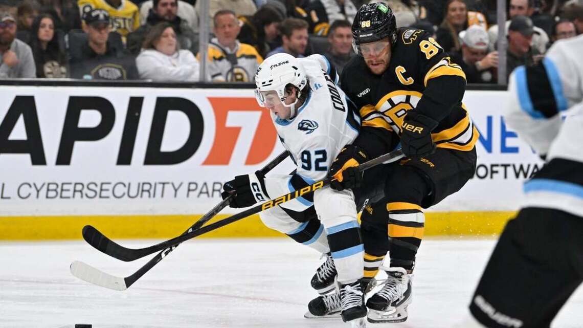 Bruins ride offensive outburst into clash vs. winless Flyers