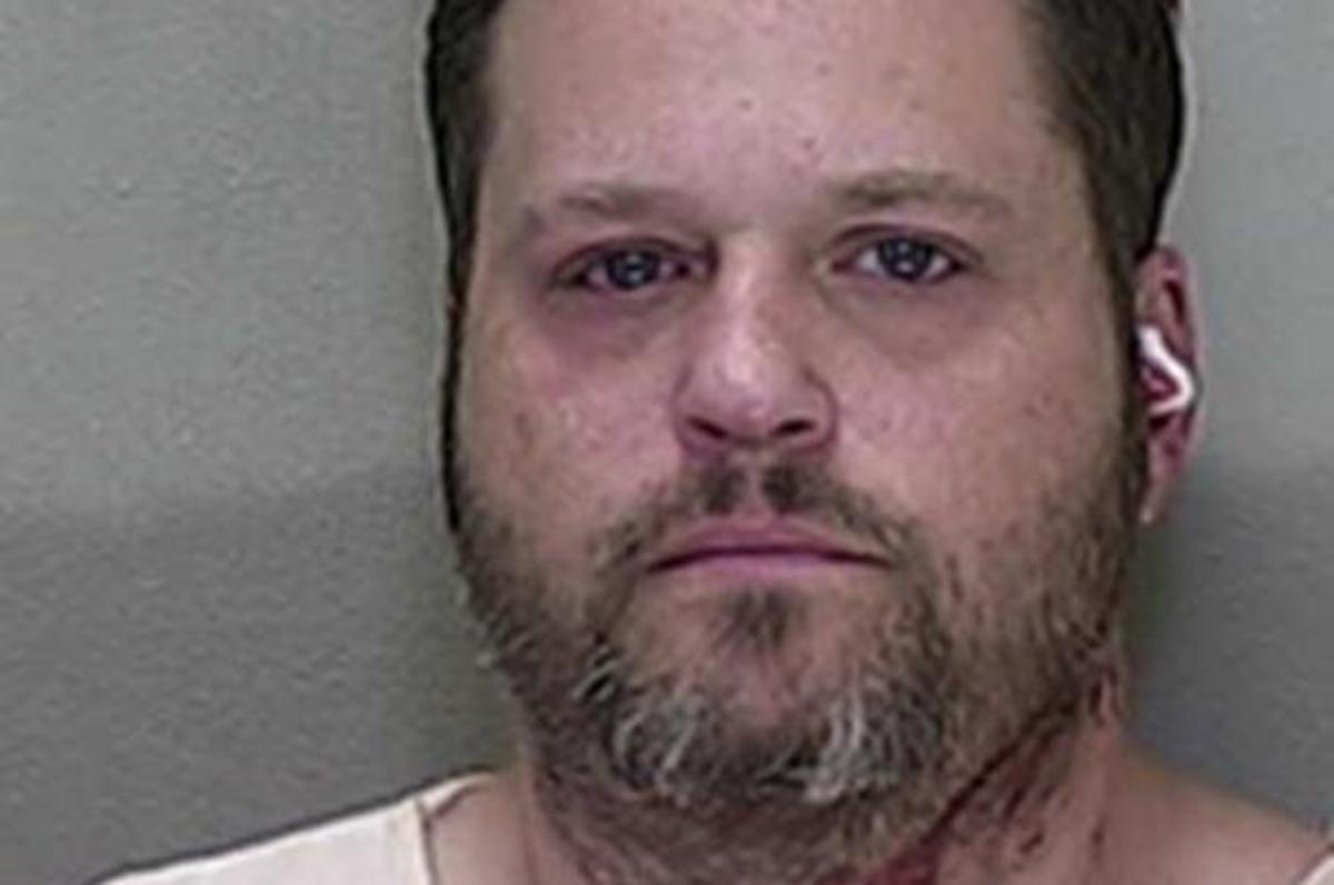 Bryan Maclean Howard fue arrestado y acusado de ocho cargos de homicidio involutario por las personas que fallecieron en un accidente de tránsito el 14 de mayo de 2024 en Ocala, Condado Marion, Florida.
