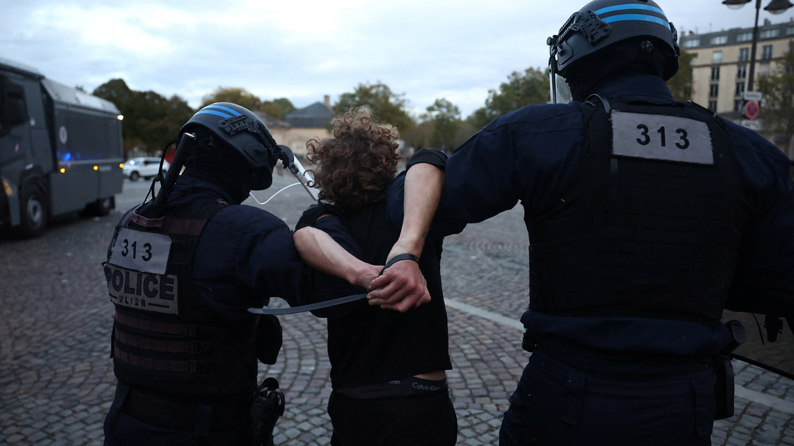 France sees risk of violence in weekend protests, PM says