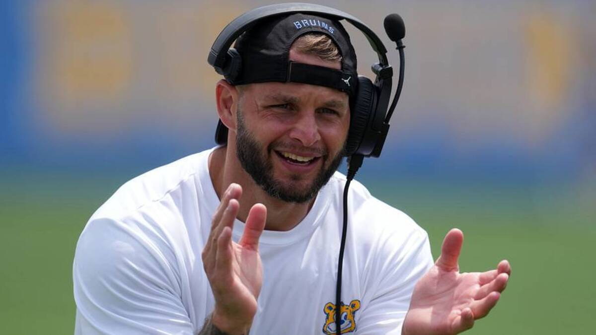  May 2, 2026; Pasadena, CA, USA; UCLA Bruins assistant safeties coach Anthony DiMichele during the spring game at Rose Bowl. Mandatory Credit: Kirby Lee-Imagn Images | Kirby Lee-Imagn Images 