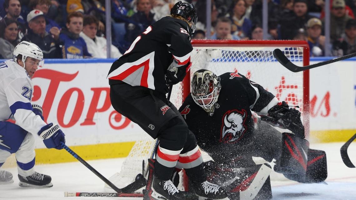 NHL roundup: Sabres beat Lightning, move into tie atop Atlantic 