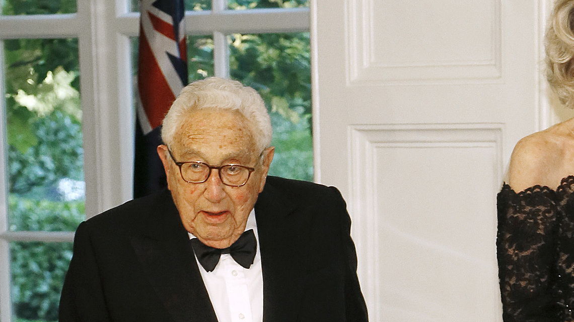 Nancy Kissinger, a force beside her diplomat husband, dead at 92 