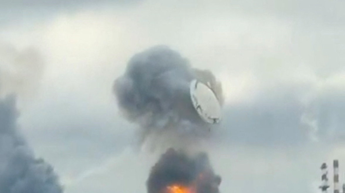 Explosion at Moscow oil refinery after Ukrainian drone attacks on the city, in Moscow, Russia june 18, 2026, in this screengrab obtained from a social media video. SOCIAL MEDIA/via REUTERS