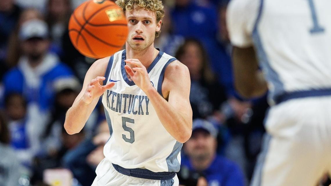 Kentucky puts home streak vs. Georgia on the line after loss at Florida 