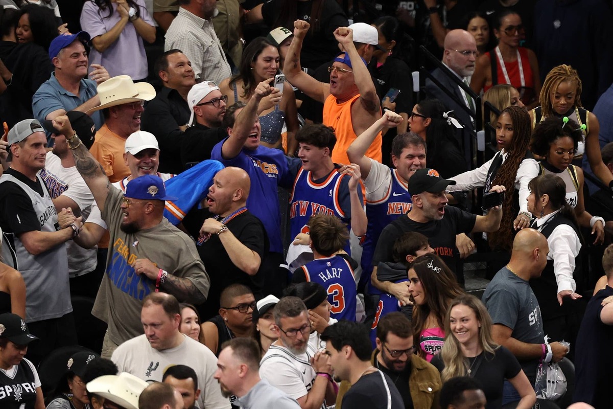  Jun 5, 2026; San Antonio, Texas, USA; New York Knicks fans react in the second half during game two of the 2026 NBA Finals at Frost Bank Center. Mandatory Credit: Geoff Burke-Imagn Images 