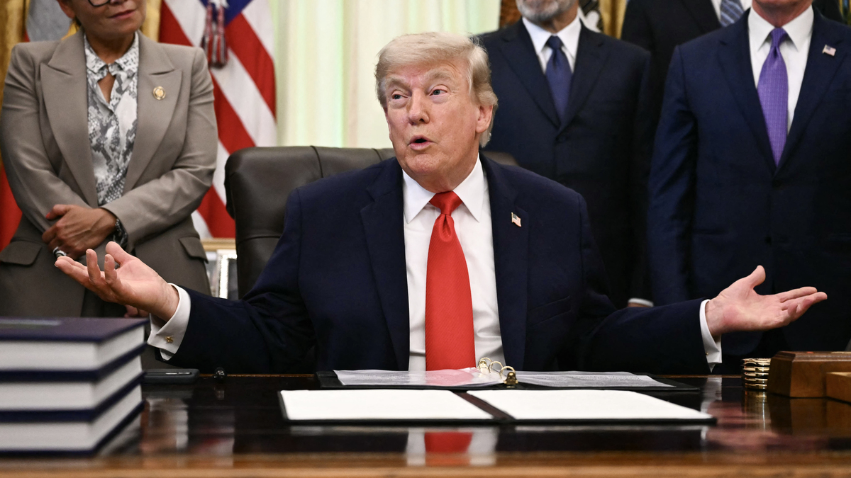 US-POLITICS-TRUMP. US President Donald Trump speaks before signing a proclamation in the Oval Office of the White House in Washington, DC, on June 11, 2026. 