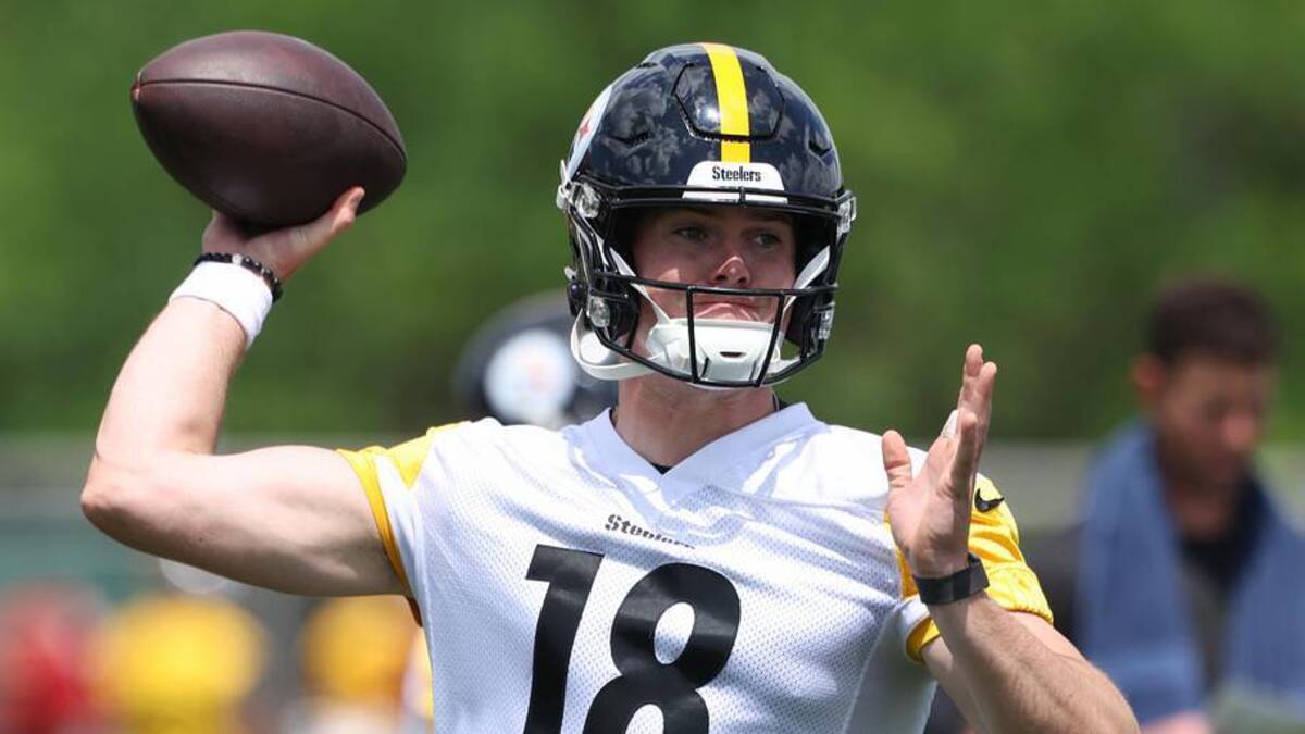  May 28, 2026; Pittsburgh, PA, USA; Pittsburgh Steelers quarterback Will Howard (18) participates in OTA drills at the UPMC Rooney Sports Complex. Mandatory Credit: Charles LeClaire-Imagn Images | Charles LeClaire-Imagn Images 