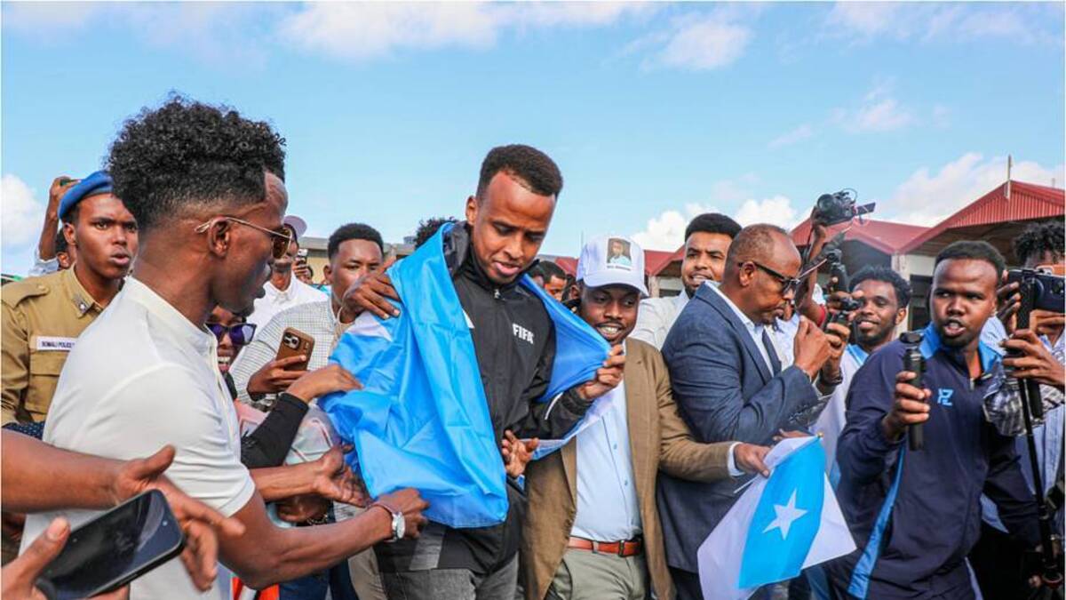  Omar Artan returned to Somalia with a hero's welcome. | Abuukar Mohamed Muhidin/Anadolu/Getty Images 