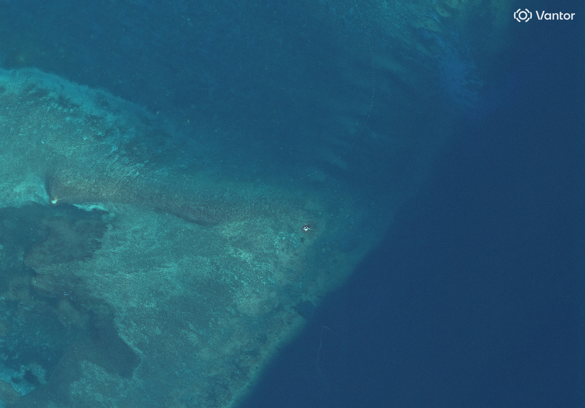 A satellite image shows a possible raft at the opening to Scarborough Shoal, in the South China Sea, May 27, 2026. Vantor/Handout via REUTERS    THIS IMAGE HAS BEEN SUPPLIED BY A THIRD PARTY. NO RESALES. NO ARCHIVES. MANDATORY CREDIT. DO NOT OBSCURE LOGO.