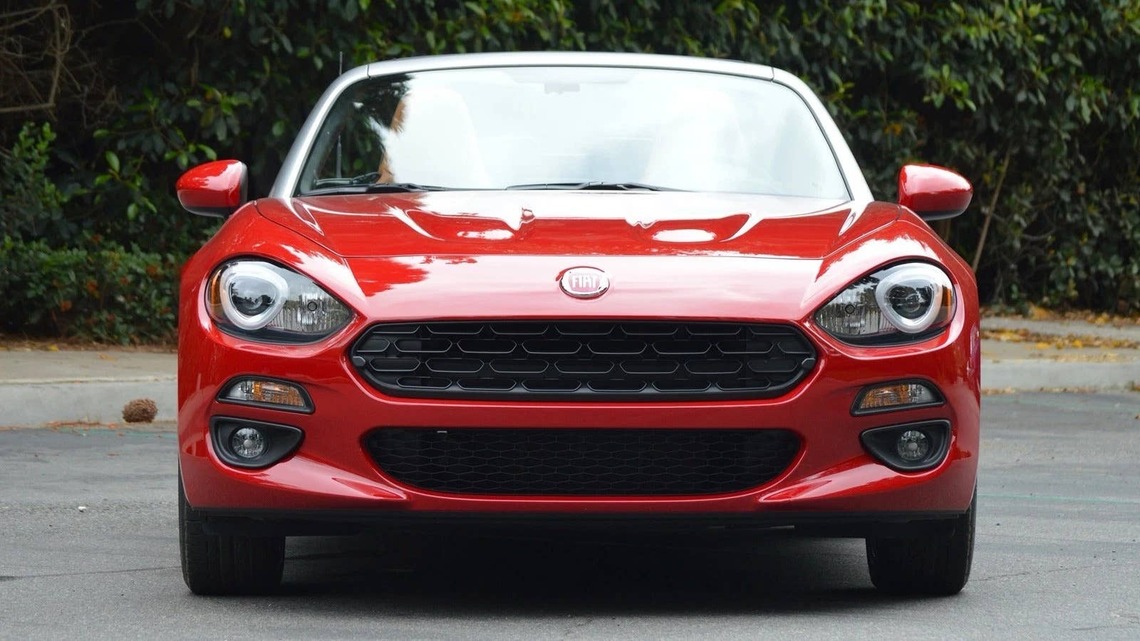 This Fiat 124 Spider Is Listed for $13,499 and Might Be the Deal of the Year 