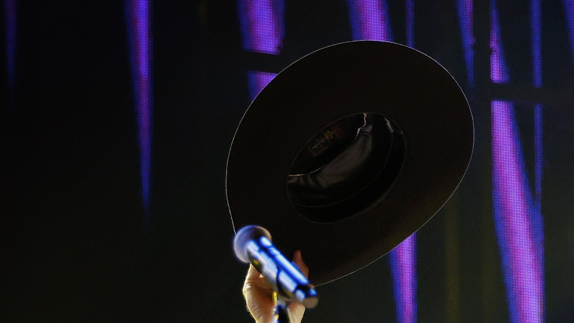 CMA Fest Reveals Lineup for 2026 TV Special Cohosted by Riley Green 
