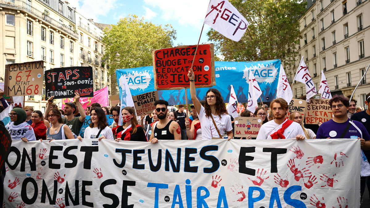 France backs UNESCO drive to involve more young people in political ...