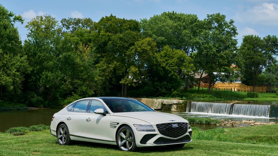 We Compared the 2026 Lexus ES and Genesis G80. But There's Only One We'd Spend $60,000 On 