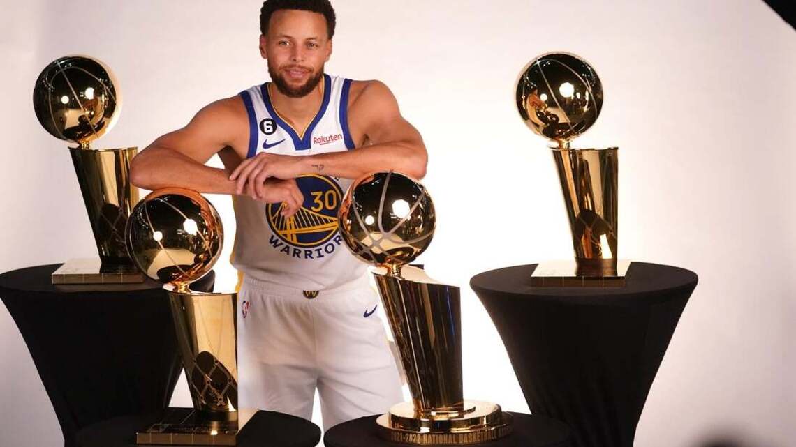 Stephen Curry first active player showcased by Hall of Fame 
