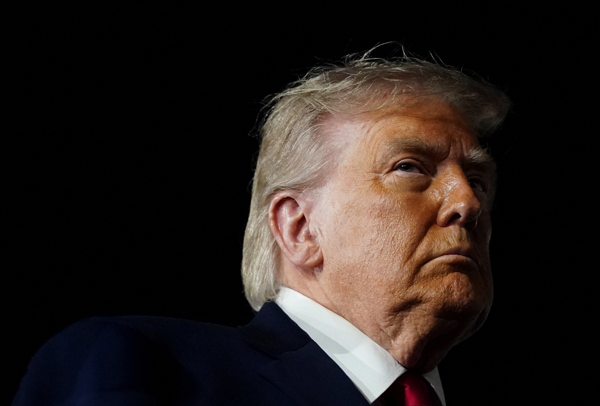U.S. President Donald Trump looks at John F. Kennedy International Airport in New York, U.S., June 8, 2026. REUTERS/Nathan Howard