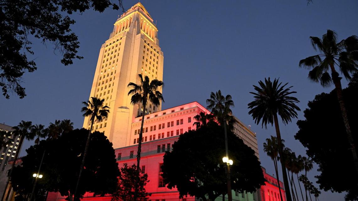 LA City Council should expand to 25 members, charter reform commission says 
