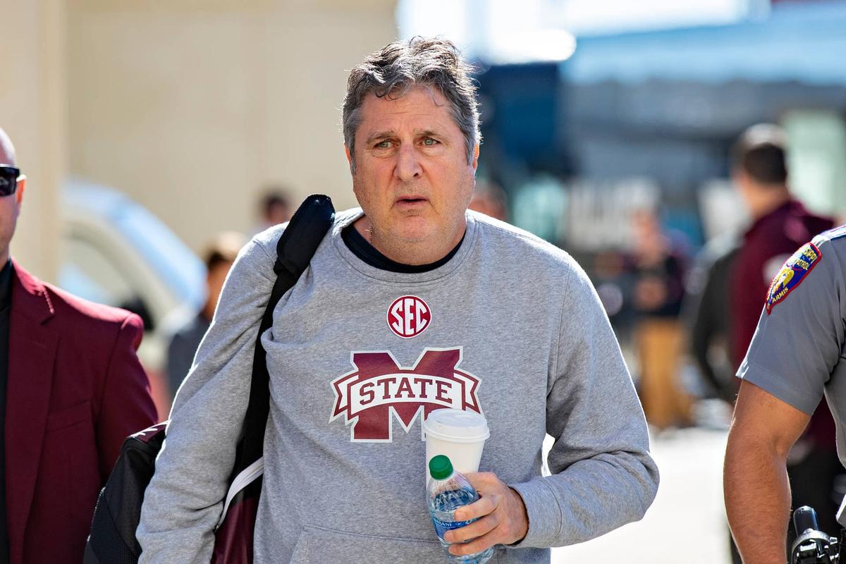  FAYETTEVILLE, ARKANSAS - NOVEMBER 06: Head Coach Mike Leach of the Mississippi State Bulldogs arrives at the stadium before a game against the Arkansas Razorbacks at Donald W. Reynolds Razorback Stadium on November 06, 2021 in Fayetteville, Arkansas. (Photo by Wesley Hitt/Getty Images) 