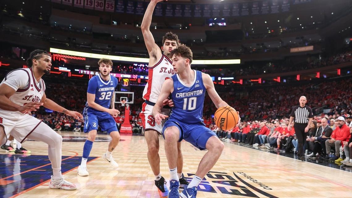 Dylan Darling, No. 17 St. John's cruise past Creighton 