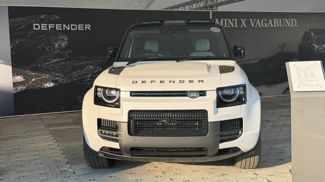 Land Rover's Next Defender May Not Arrive Until the 2030s 
