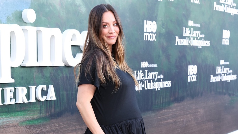 Kaley Cuoco Debuts Baby Bump on the Red Carpet While Expecting 2nd Daughter 