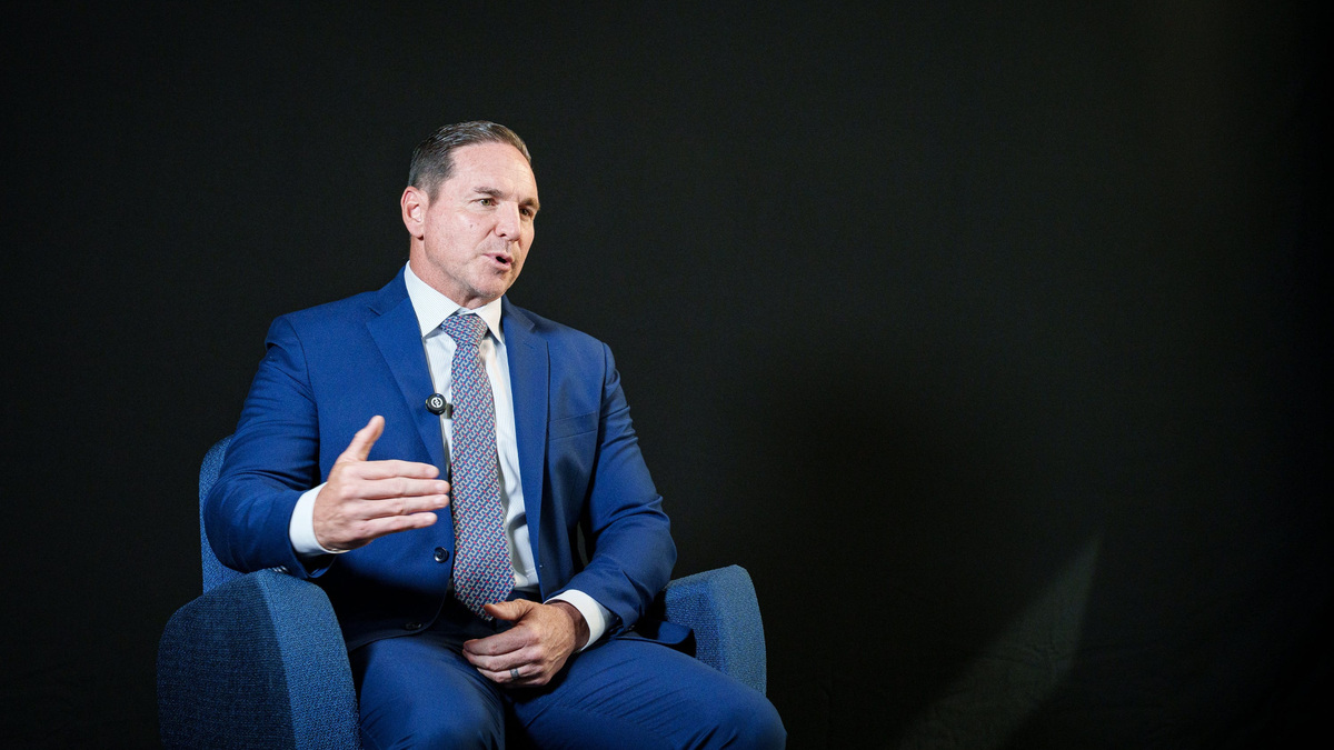 Is Kyrsten Sinema supporting Jay Feely? She hasn't said but he says so