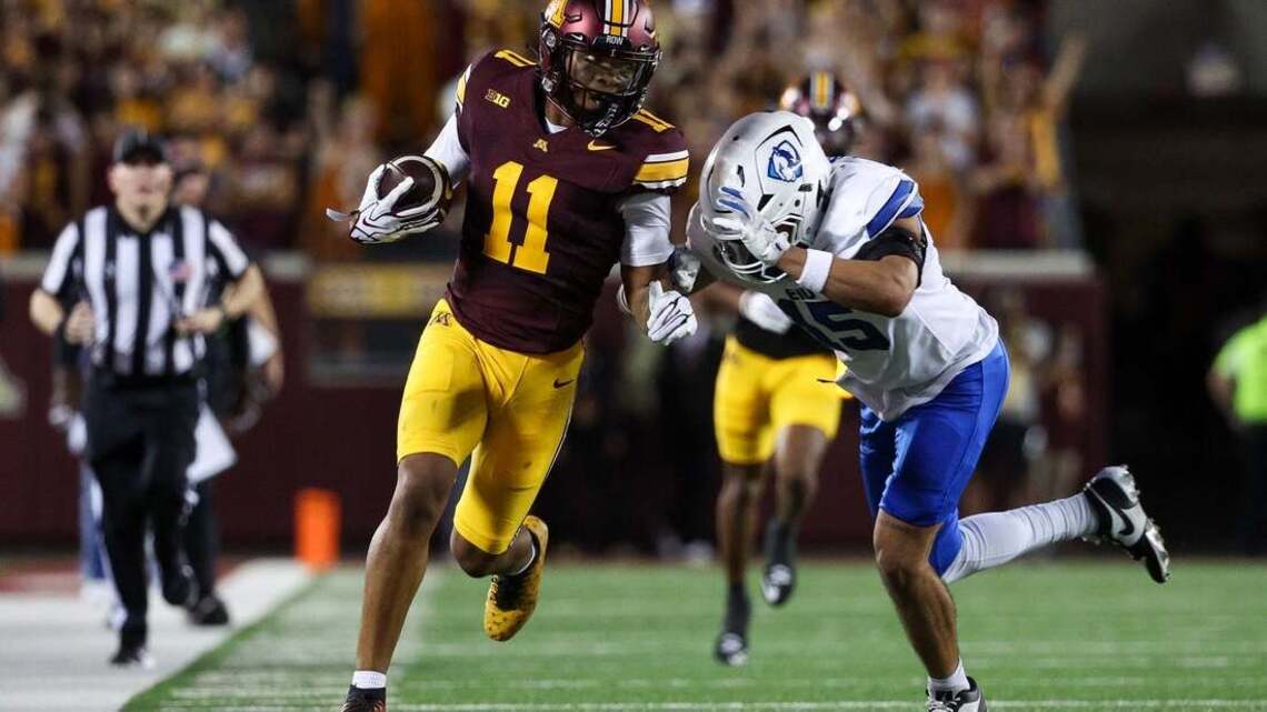 Punt-return touchdowns propel Minnesota to blowout of Eastern Illinois 