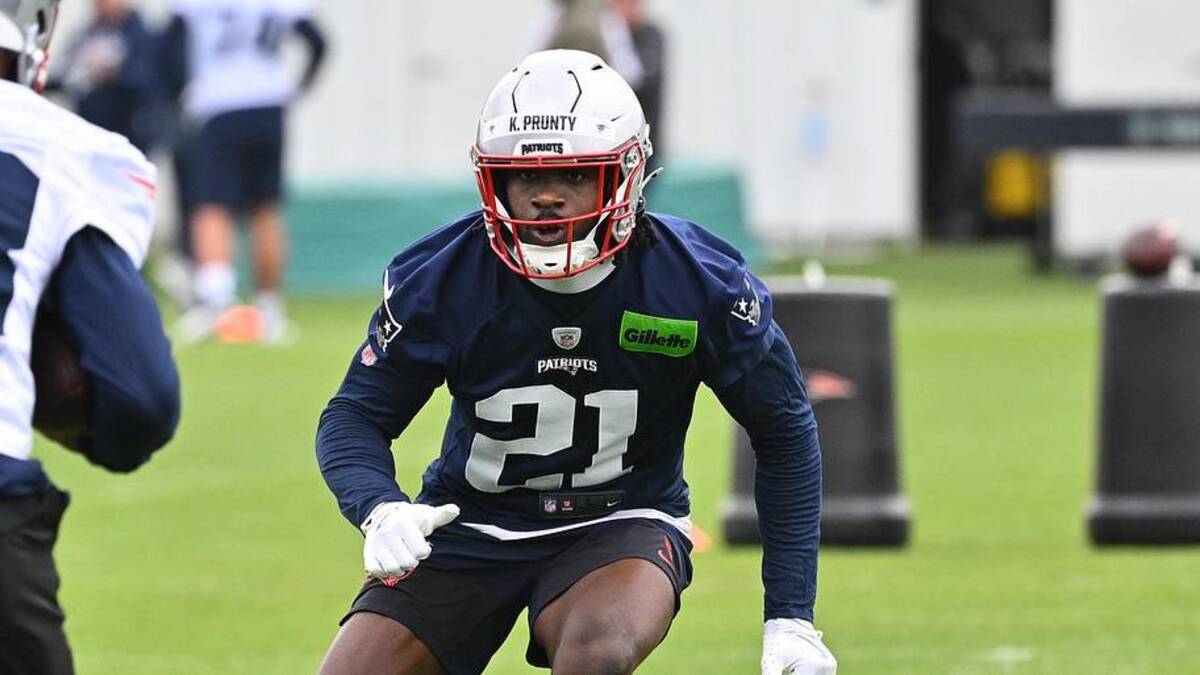  May 9, 2026; Foxborough, MA, USA; New England Patriots cornerback Karon Prunty (21) does a drill with wide receiver Cameron Dorner (88) during the New England Patriots rookie camp at Gillette Stadium. Mandatory Credit: Eric Canha-Imagn Images | Eric Canha-Imagn Images 