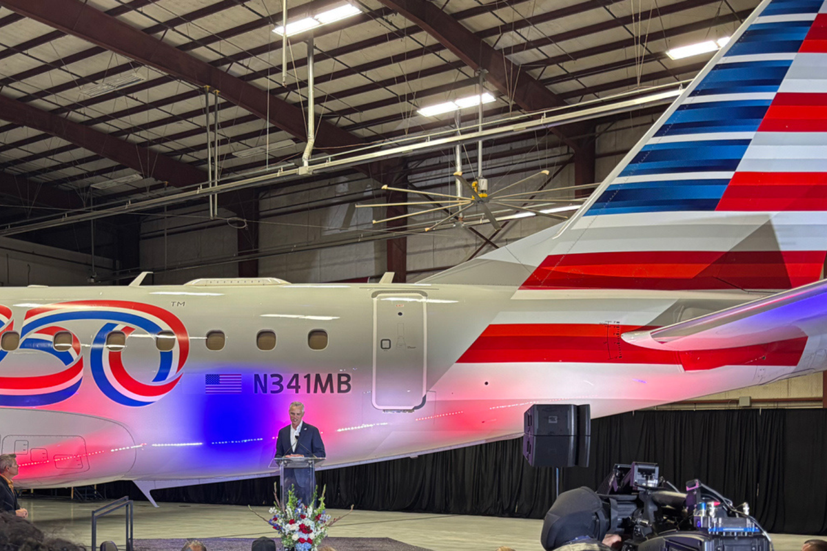  American Airlines CEO Robert Isom unveiled a special America250 commemorative aircraft at Dallas Fort Worth International Airport (DFW) on April 29, 2026. 
