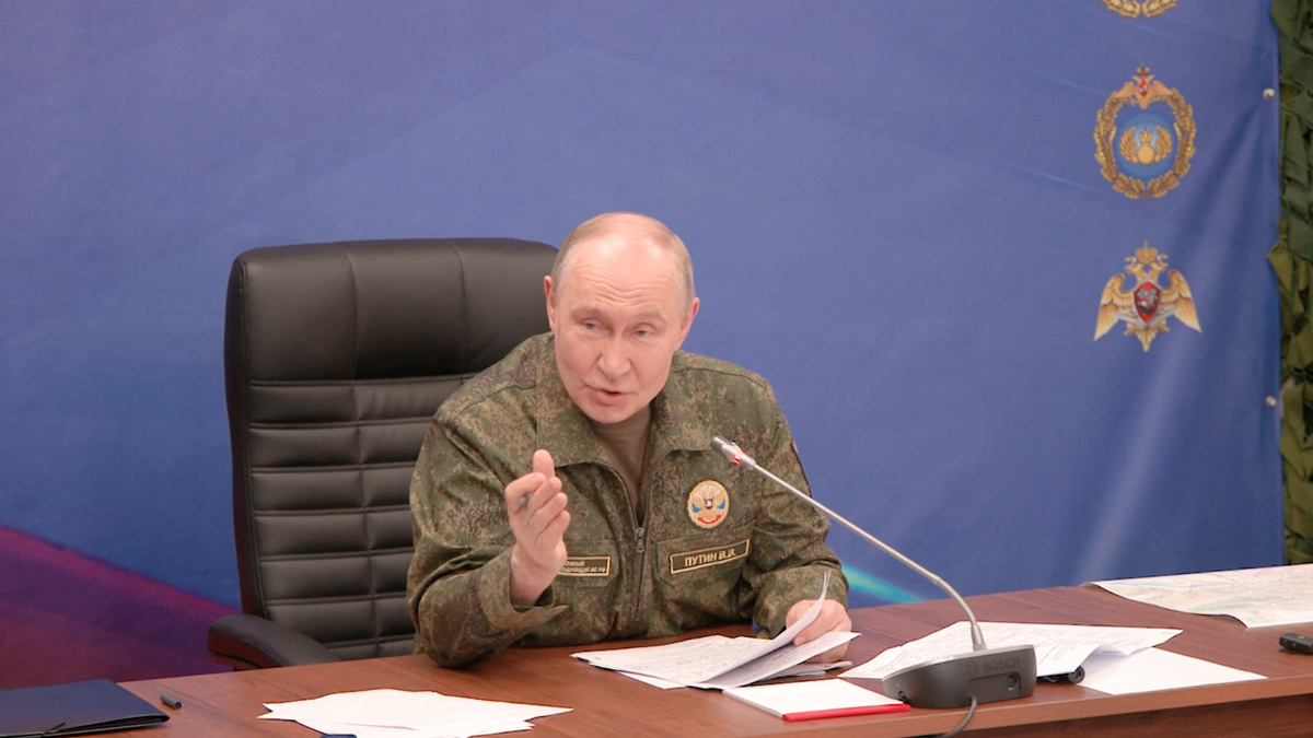 Russian President Vladimir Putin visits a command post of Russia's joint force grouping, in the course of the Russia-Ukraine conflict, at an unidentified location, in this still image taken from a video released July 3, 2026. Kremlin.ru/Handout via REUTERS ATTENTION EDITORS - THIS IMAGE WAS PROVIDED BY A THIRD PARTY. MANDATORY CREDIT