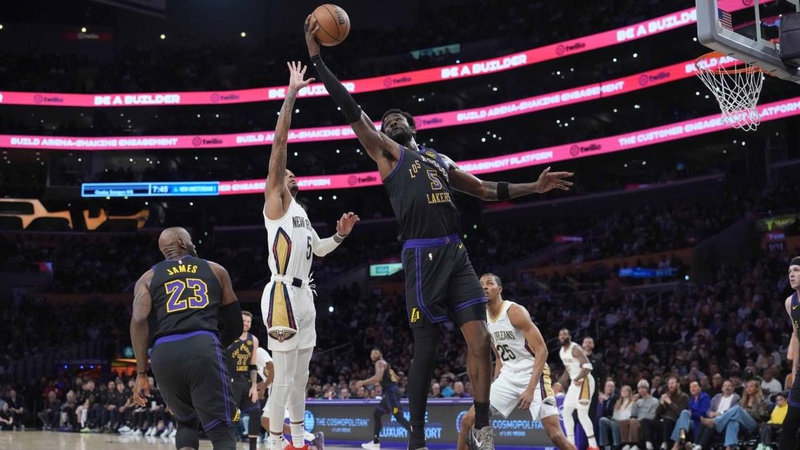 Lakers ride fourth-quarter surge to comeback win over Pelicans 