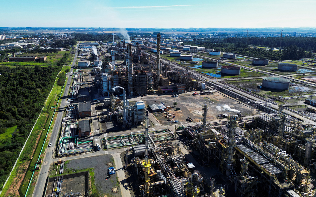A drone view shows storage tanks and processing units at Petrobras' Alberto Pasqualini Refinery (Refap) in Canoas, Rio Grande do Sul state, Brazil, July 15, 2026. REUTERS/Diego Vara