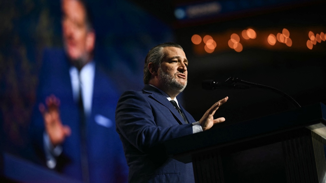 Sen. Ted Cruz Viciously Booed by Crowd During 'College GameDay' Appearance 