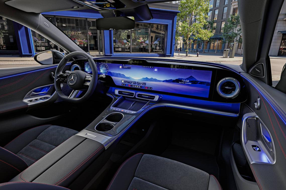  Add a screen and the interior will design itself (?) Mercedes-Benz