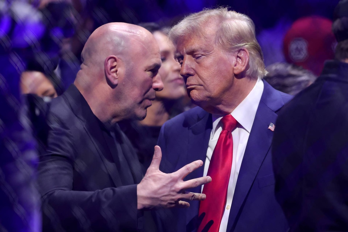 Nov 16, 2024; New York, NY, USA; UFC CEO Dana White (left) talks to President-elect Donald Trump ringside during UFC 309 at Madison Square Garden. Mandatory Credit: Brad Penner-Imagn Images 