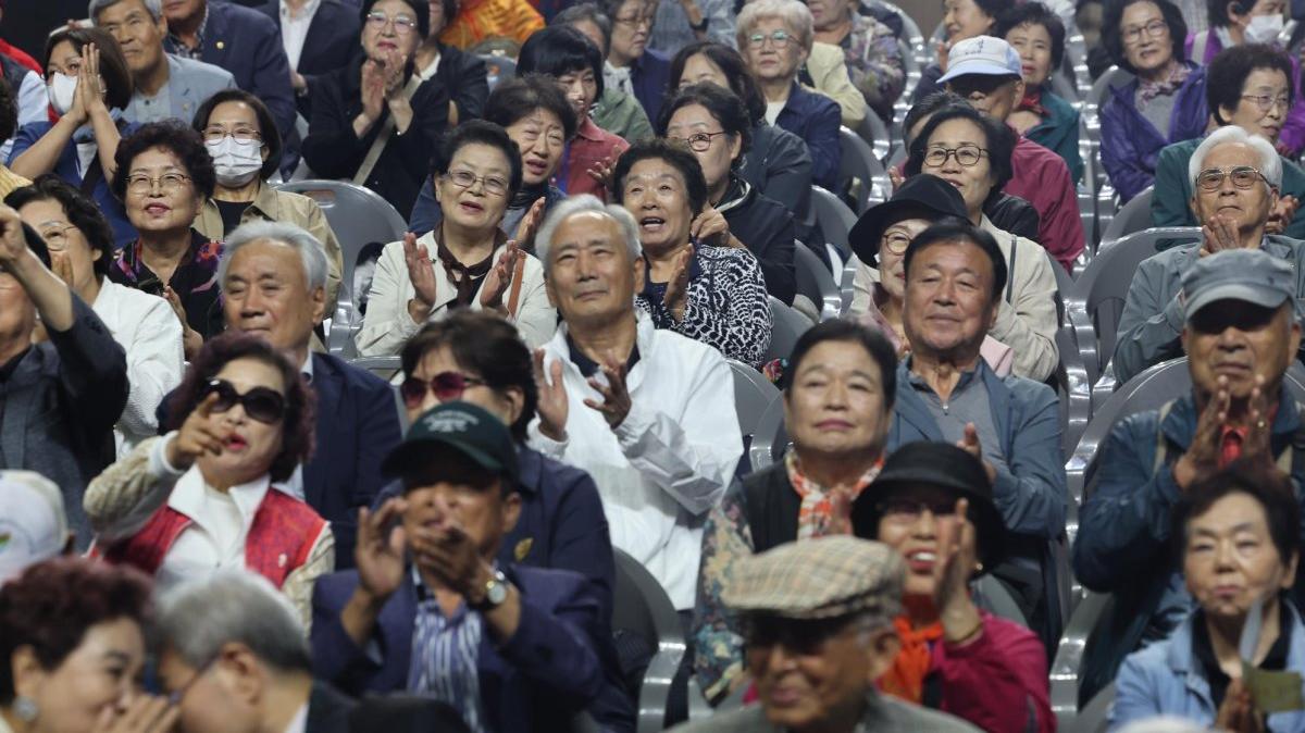 A majority of South Koreans support raising the country's senior age threshold to 70 from the current 65, a survey showed Friday. In this file photo, attendees take part in a Senior Citizens' Day ceremony in Seoul on October 2, 2025. File Photo by Yonhap