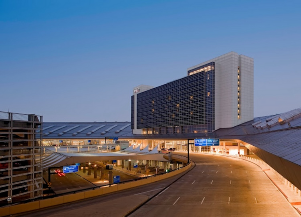 Elegance and convenience at the Grand Hyatt DFW, right to the terminal. Photo credit: Grand Hyatt DFW