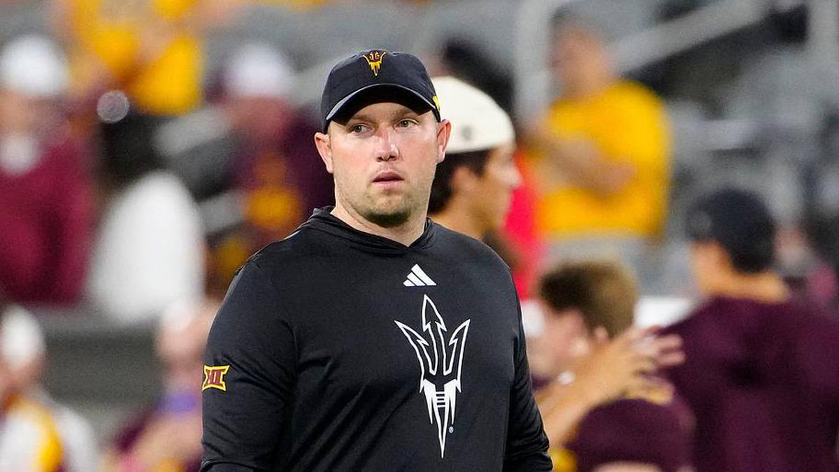  Arizona State head coach Kenny Dillingham walks the field prior to a game against Arizona at Mountain America Stadium in Tempe, on Nov. 28, 2025. | Patrick Breen/The Republic / USA TODAY NETWORK via Imagn Images 