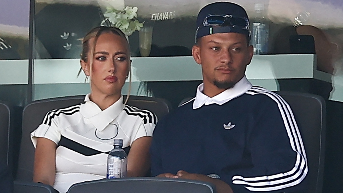 Patrick and Brittany Mahomes Color-Coordinate While Attending World Cup ...