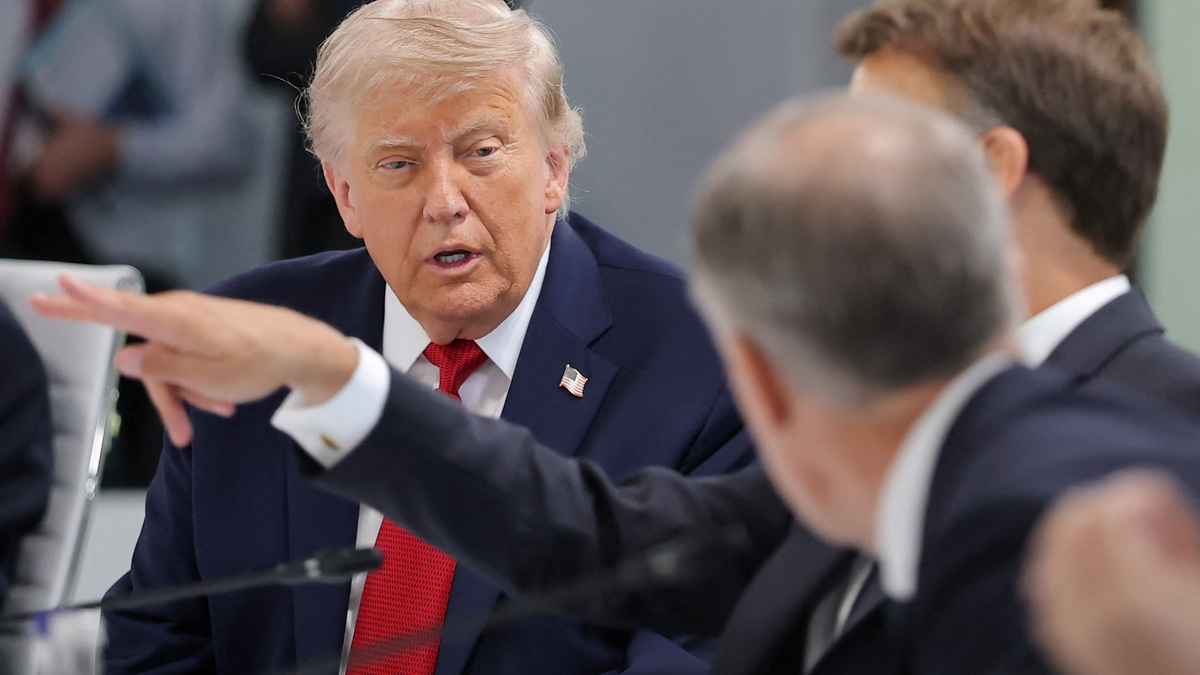 U.S. President Donald Trump looks on as he arrives for a working session with G7 leaders and outreach partners on promoting economic growth, during the G7 Summit in Evian-les-Bains, France, June 17, 2026. REUTERS/Christian Hartmann