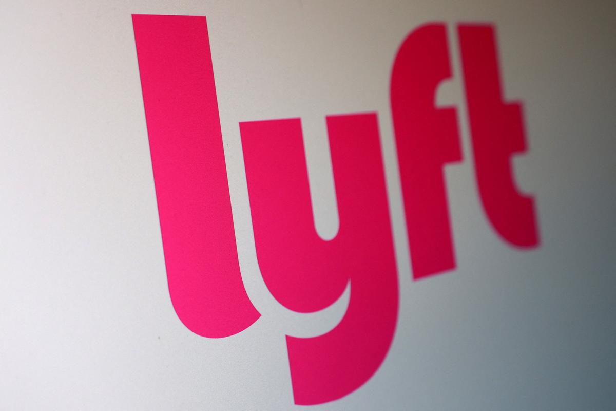 Lyft logo is seen in this illustration taken May 13, 2026. REUTERS/Dado Ruvic/Illustration