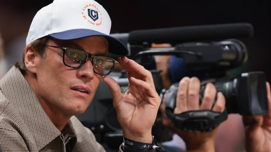 NFL Legend Tom Brady's Interaction With Zlatan Ibrahimovic Draws Attention 