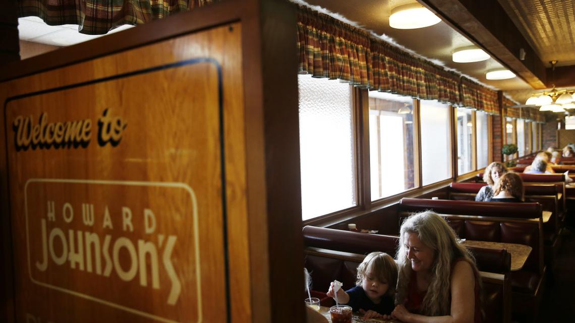 11 Popular Food Chains From the '80s We Wish Would Come Back Now 