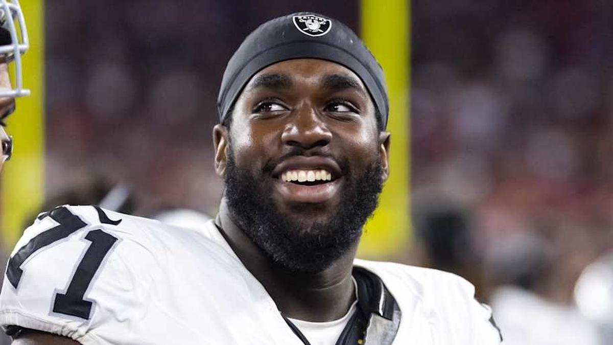  Aug 23, 2025; Glendale, Arizona, USA; Las Vegas Raiders tackle DJ Glaze (71) against the Arizona Cardinals during a preseason NFL game at State Farm Stadium. Mandatory Credit: Mark J. Rebilas-Imagn Images | Mark J. Rebilas-Imagn Images 