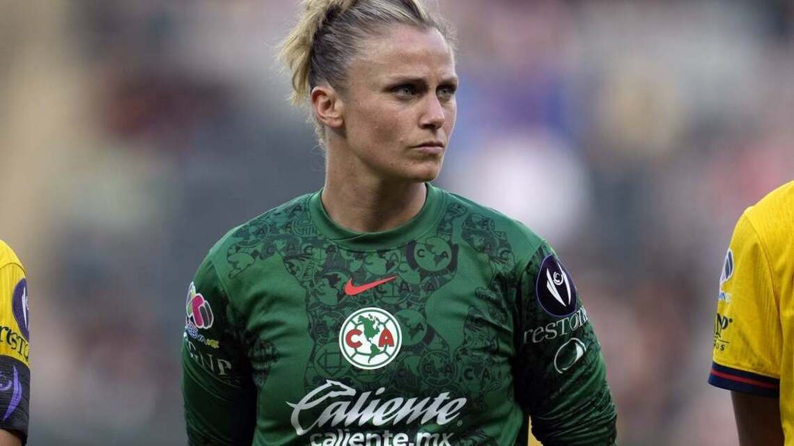 Wave sign Spanish GK Sandra Panos to 3-year deal 