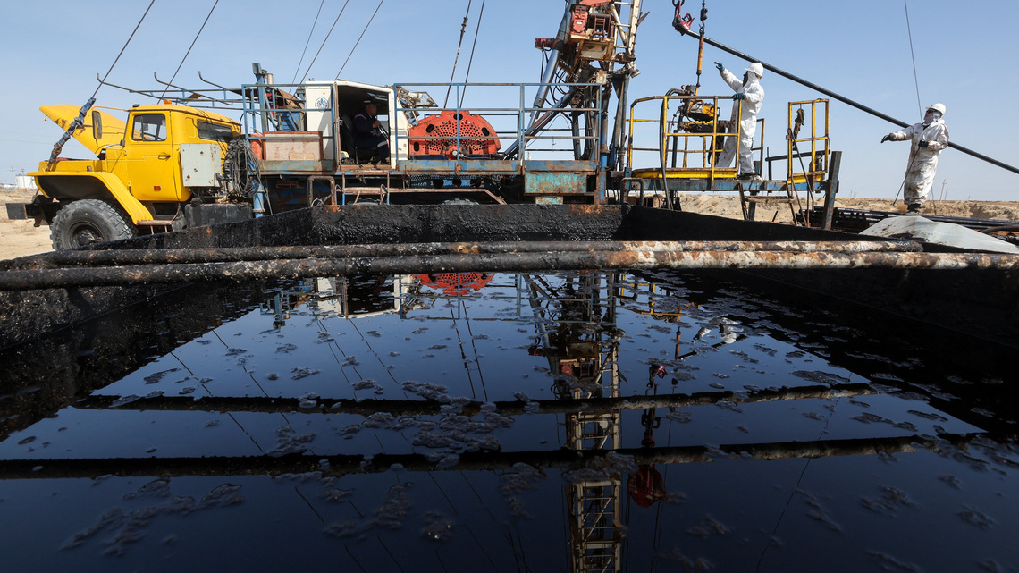 Oil prices dip as mediation efforts offset US-Iran strikes