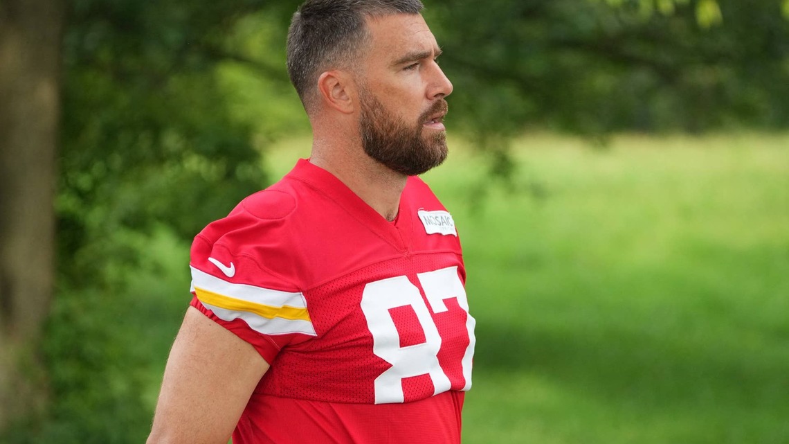 NFL Fans Questioning Travis Kelce's Training Camp Shape For 14th Season 