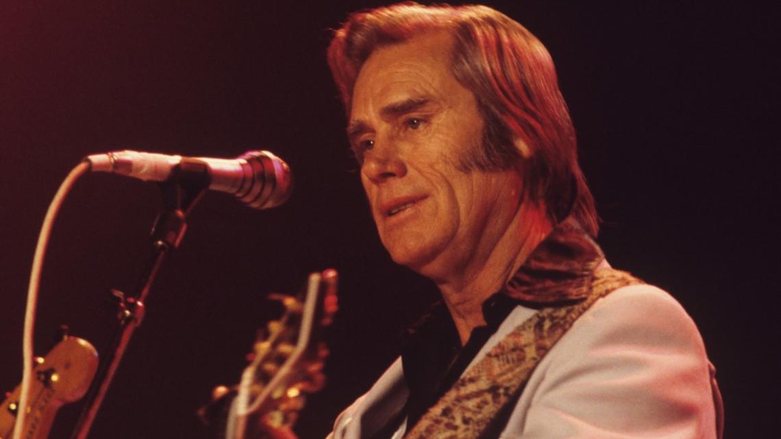 1980 Heartbreak Country Ballad Became an Unforgettable No. 1 Hit 