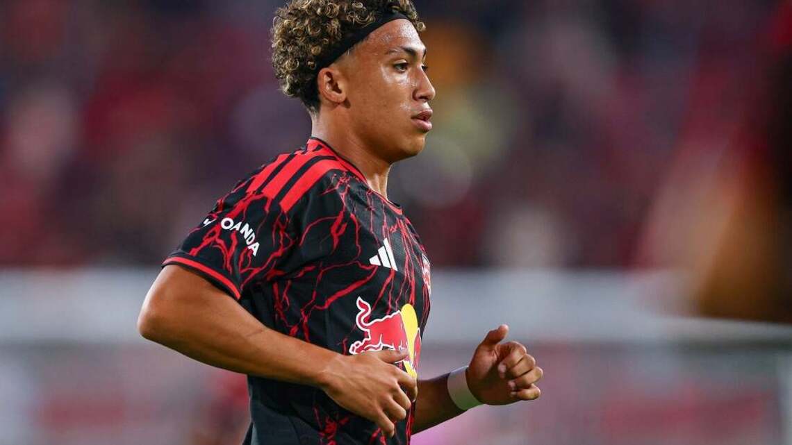 Red Bulls sign F Julian Hall to multi-year extension 